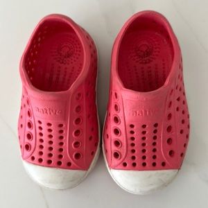 Native child Jefferson bloom. Size C4. Color pink.